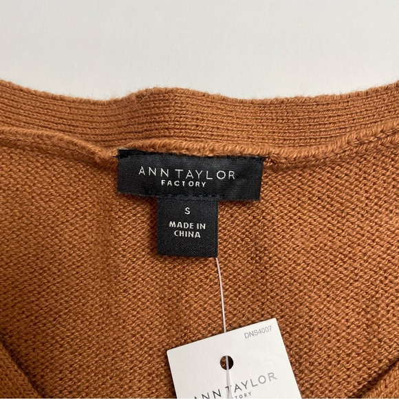 NWT ANN TAYLOR FACTORY v-neck sweater - Picture 2 of 7